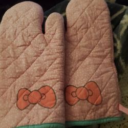 HELLO KITTY OVEN MITTS