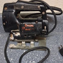 2 Speed Jigsaw Works Great Pickup Between 2;00-10:40 Rainbow/charleston Cash Only Price is firm everything must go Read Description 