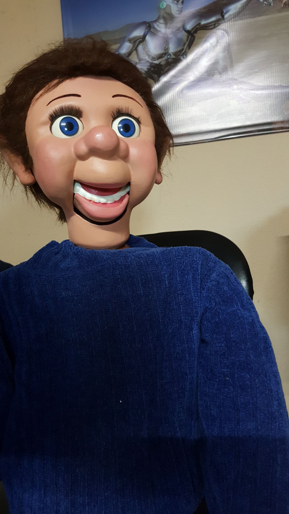 Ventriloquist doll Mono