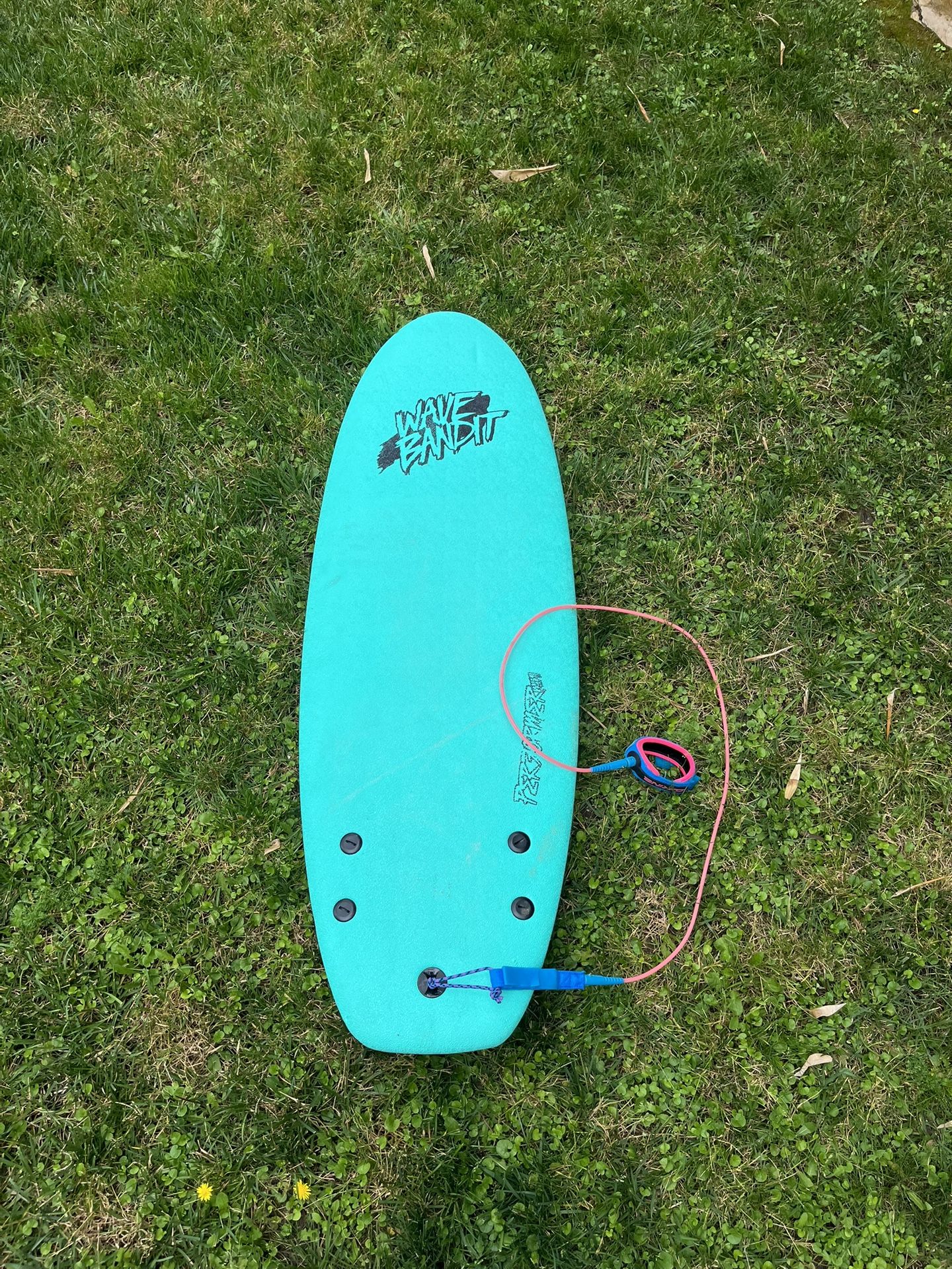 Catch Surf Wave Bandit Surfboard with Matching Dakine Leash