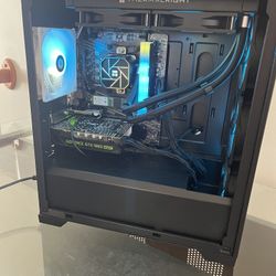 Ryzen 5 3500x / GTX 1660 Super 6GB / 16GB DDR4 / 237GB Nvme ssd / 1TB Hard drive / A520M / Windows 11
