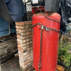 The compressor works well. MagnaForce 5Hp 60 gallons