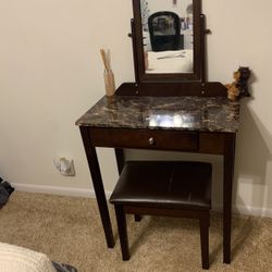 Vanity Dresser 