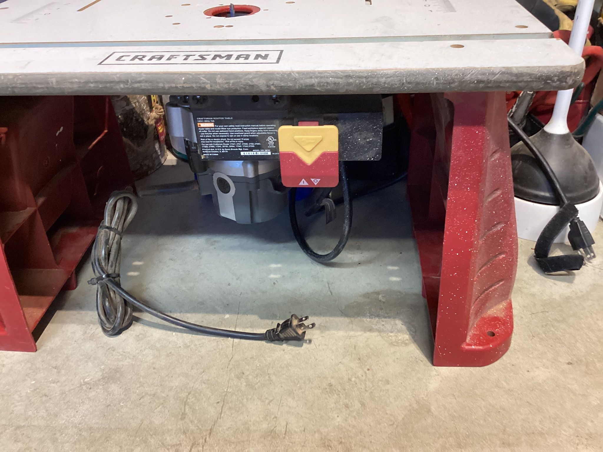 Craftsman Fixed Router. 9.5 A. Runs Good. $65 Firm cash only.