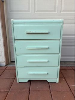 Dresser