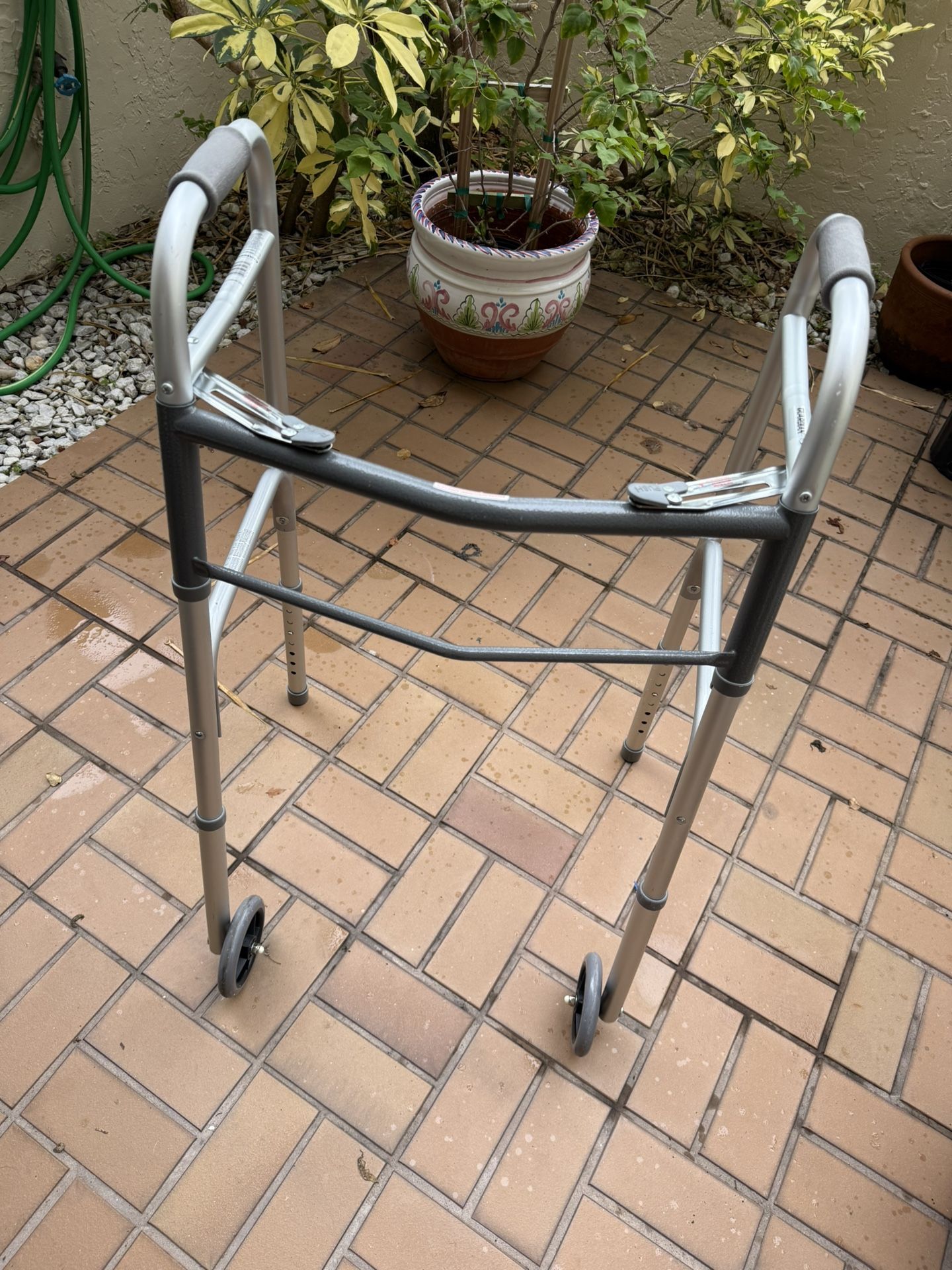 AdjustableWalker