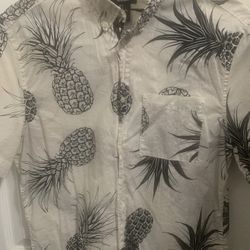 Tropical Pineapple H&M Shirt – Men’s Small (Like New!)