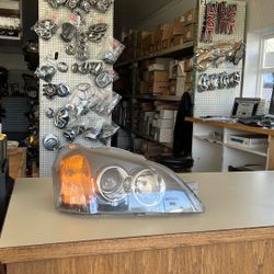 2004 To 2006 Suzuki Verona Headlight Passenger Side Assembly #234 FB204