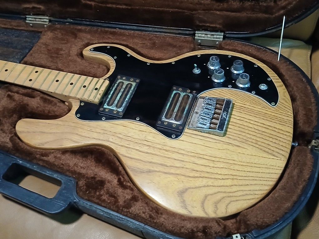 1981 Peavey T-60 Guitar