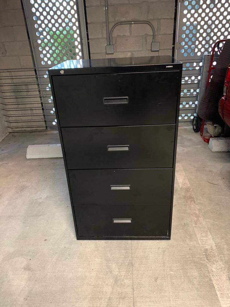 HON 4 Drawer Black metal file cabinet. Absolute perfect condition. No key