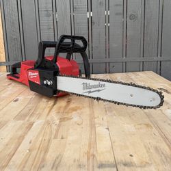 Milwaukee M18 FUEL 16 in. 18V Lithium-Ion Brushless Battery Chainsaw (Tool-Only
