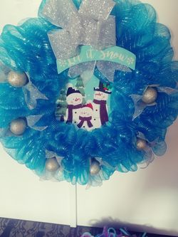 Holiday wreath