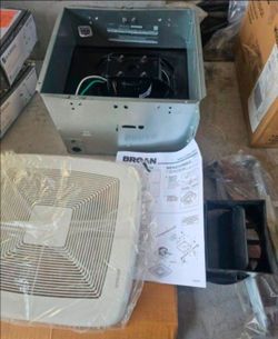 Broan-NuTone QT Series Very Quiet 110 CFM Ceiling Bathroom Exhaust Fan. Case has dents!