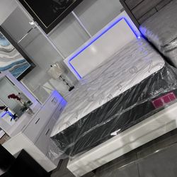 4pc Queen Bedroom Set ✨ LED Light 