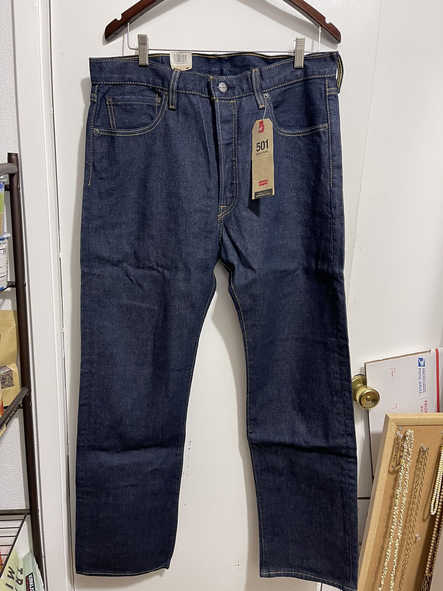Men’s Levi’s 501 Denim Stretch Jeans 35x32 for Sale in Lacey, WA - OfferUp