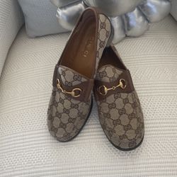 Gucci loafers GG Size 8.5 WOMENS