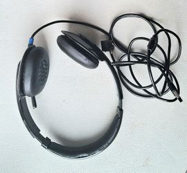 Black Wired On-Ear Headset with Mic