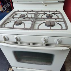 $140 firm, It's Available, Maytag Gas range stove, 30 in Length, 26 In Width, 4 burners, oven, clean, works great. Text when ready to pickup