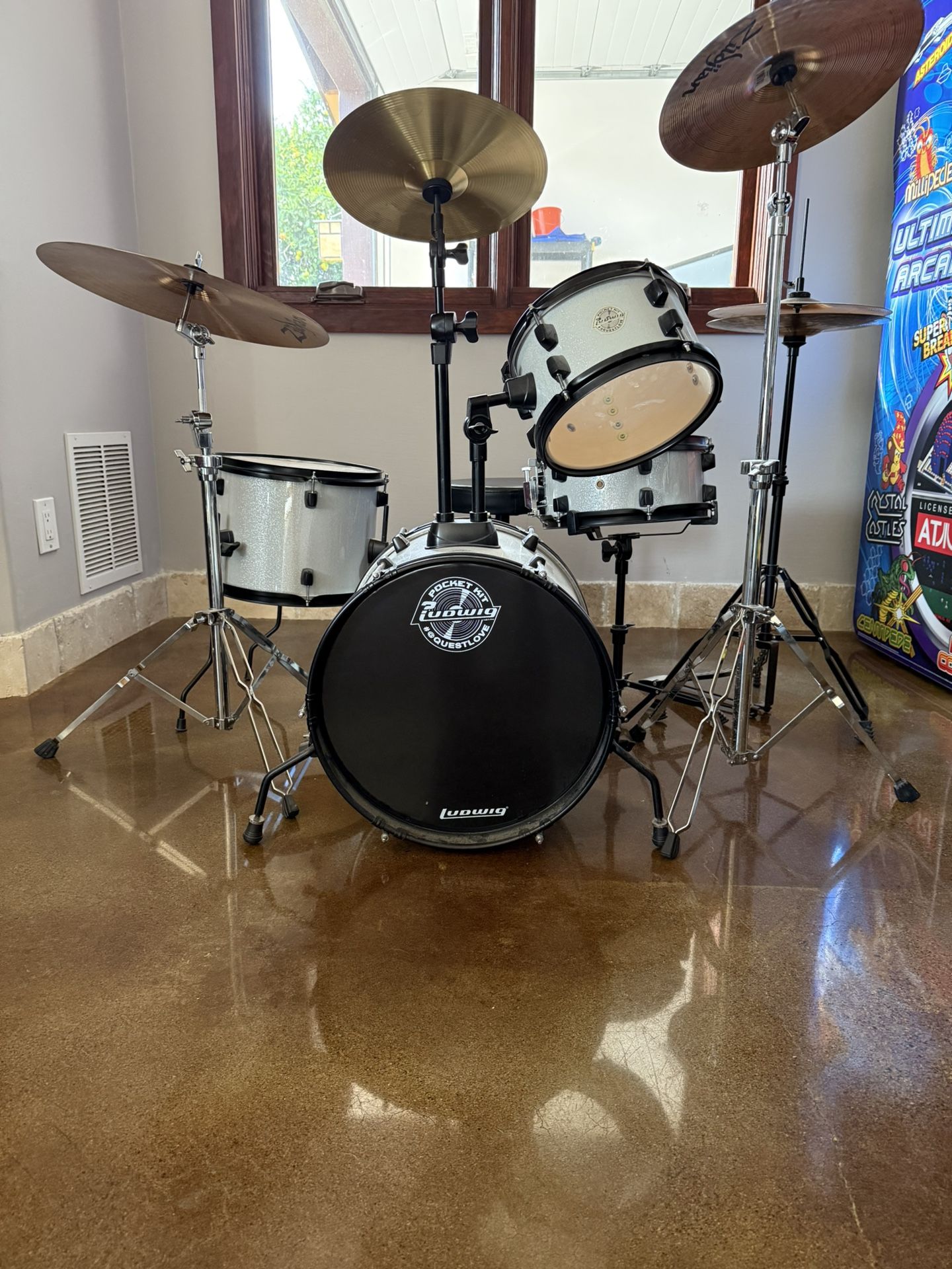 Ludwig Pocket kit White Sparkle With Zildjian Cymbals 