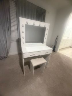 Beautiful Light-Up Vanity Set – $350 OBO | Great Condition