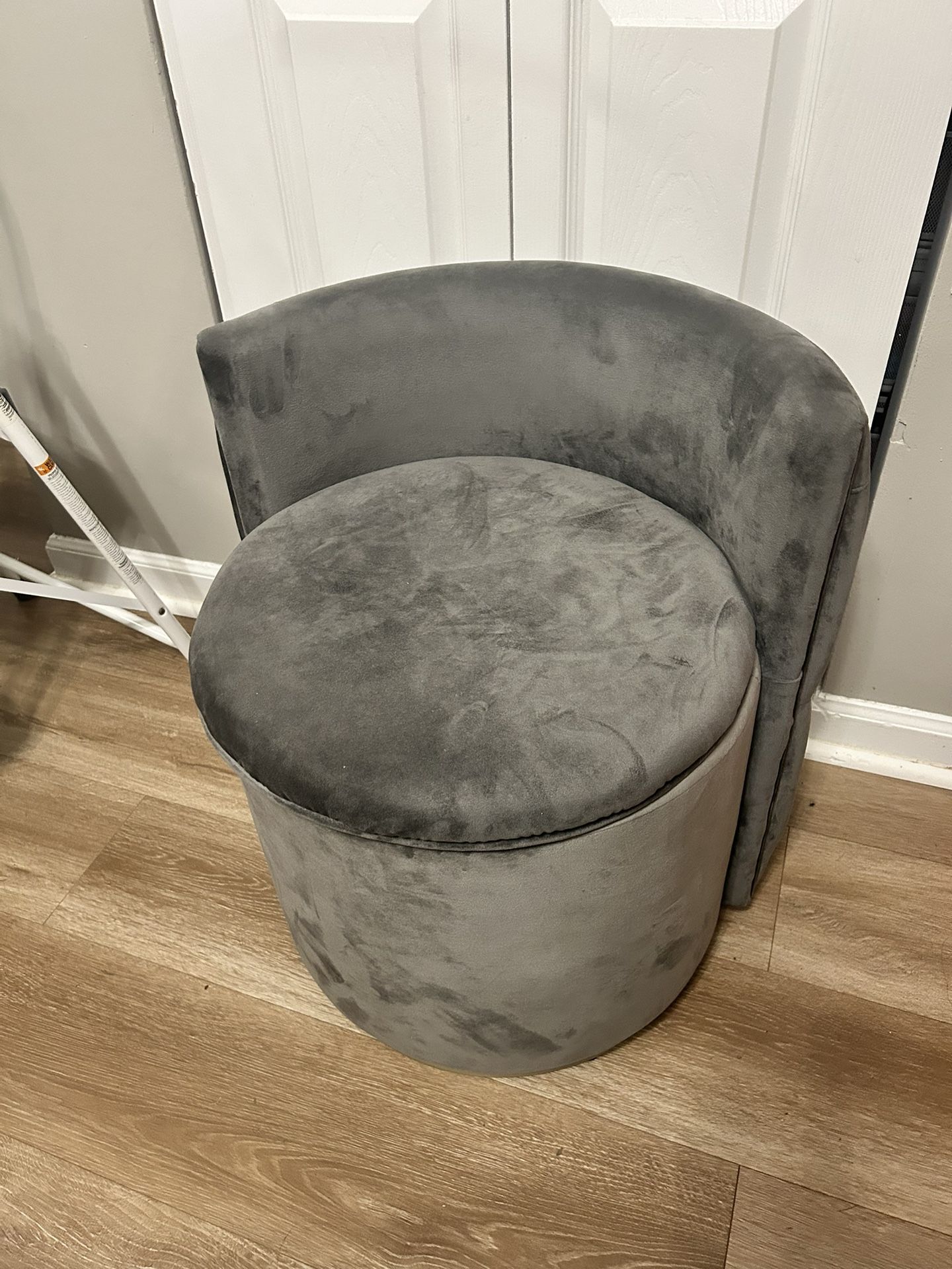 Gray Velvet Vanity Chair with Storage & Tufted Back