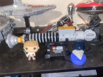 luke skywalker lego lightsaber and figure