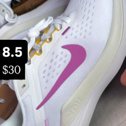 Nike Shoes 8.5