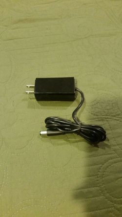 Laptop charger for hp/dell (travel size).19v.