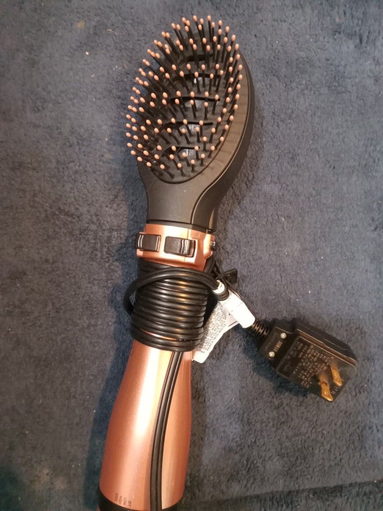 Hair Straighteners & Blow Dryers-1 Revlon Blk Str, 1 Remington Grn Str, 1- CONAIR GOLD IS A STRAIGHTENER & BLOW DRYER COMES W ATTACHMENTS PICS $10 Ea