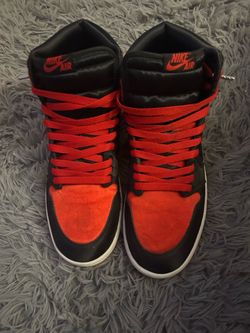 Jordan 1 retro satin bred