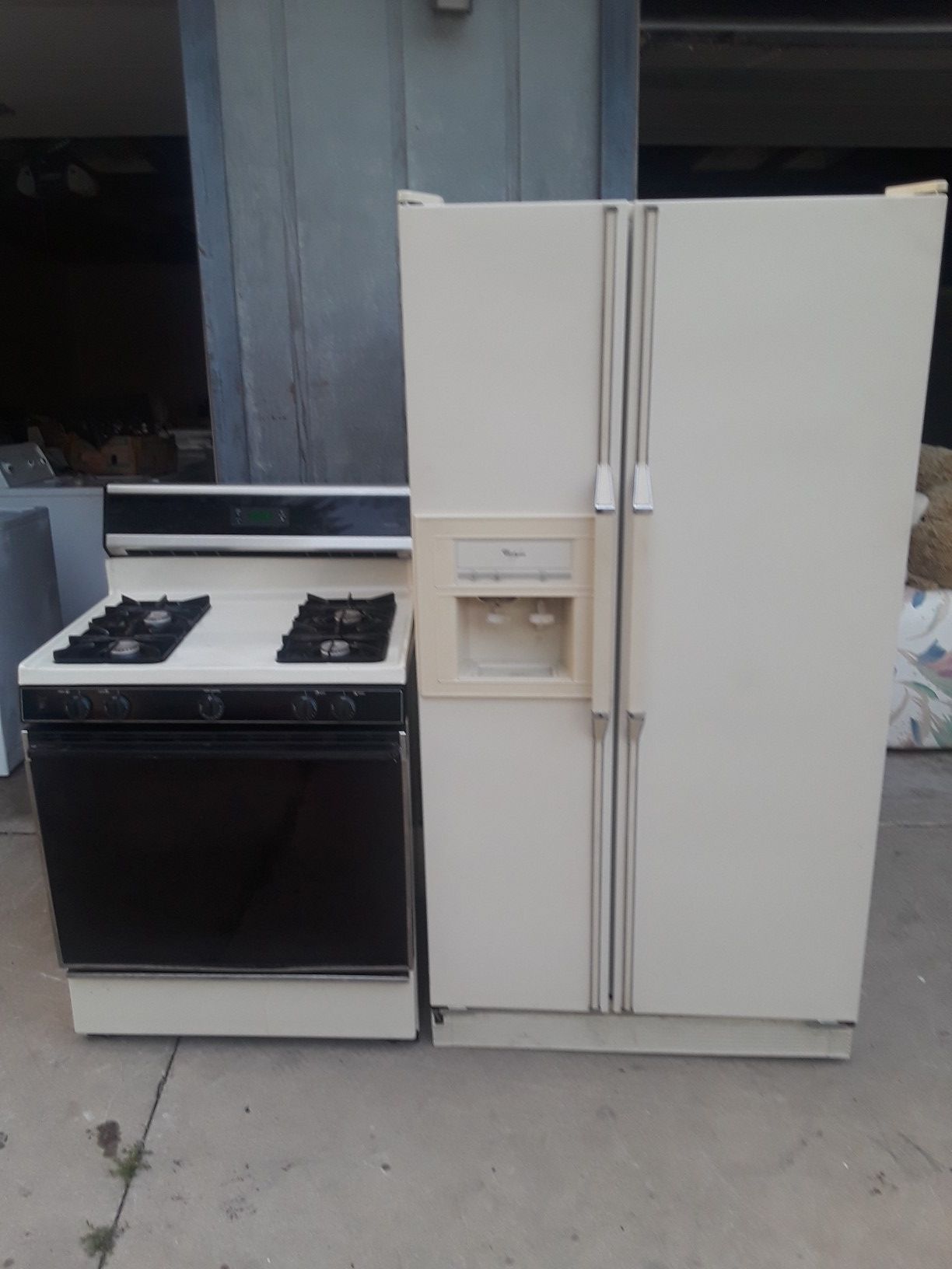 Refrigerator and stove combo