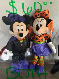 Mickey And Minnie Halloween Greeters