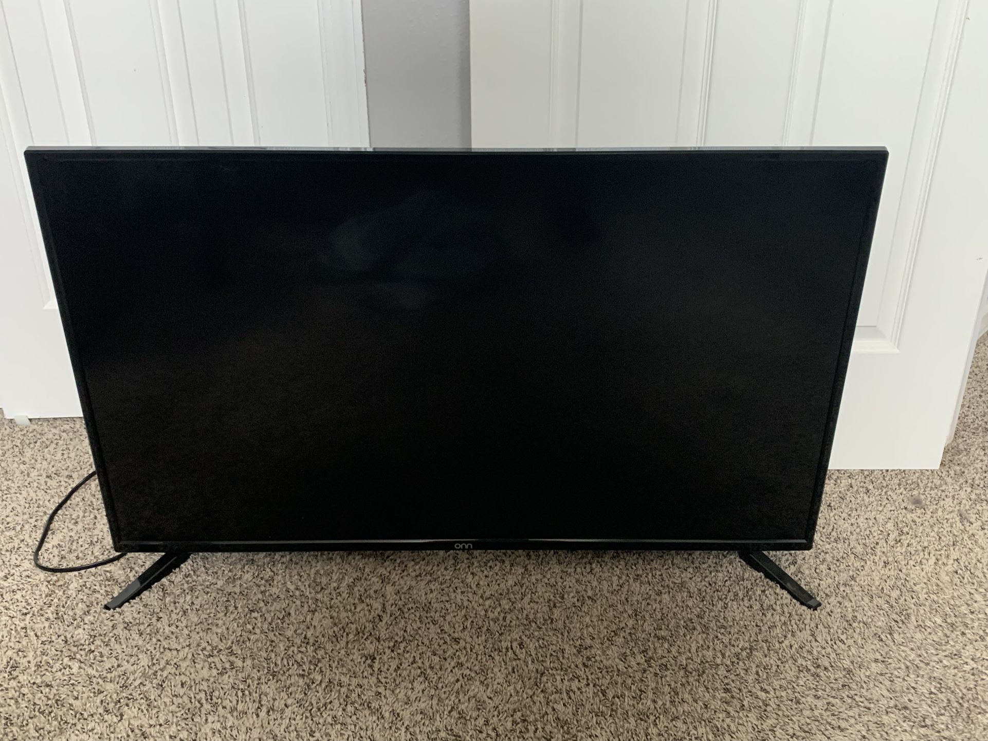 ONN 43 Inch LED 4K TV Has Remote