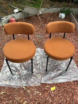 Round boucle Dining Chairs x2