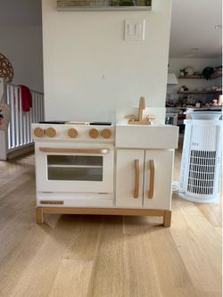 Milton & goose play kitchen