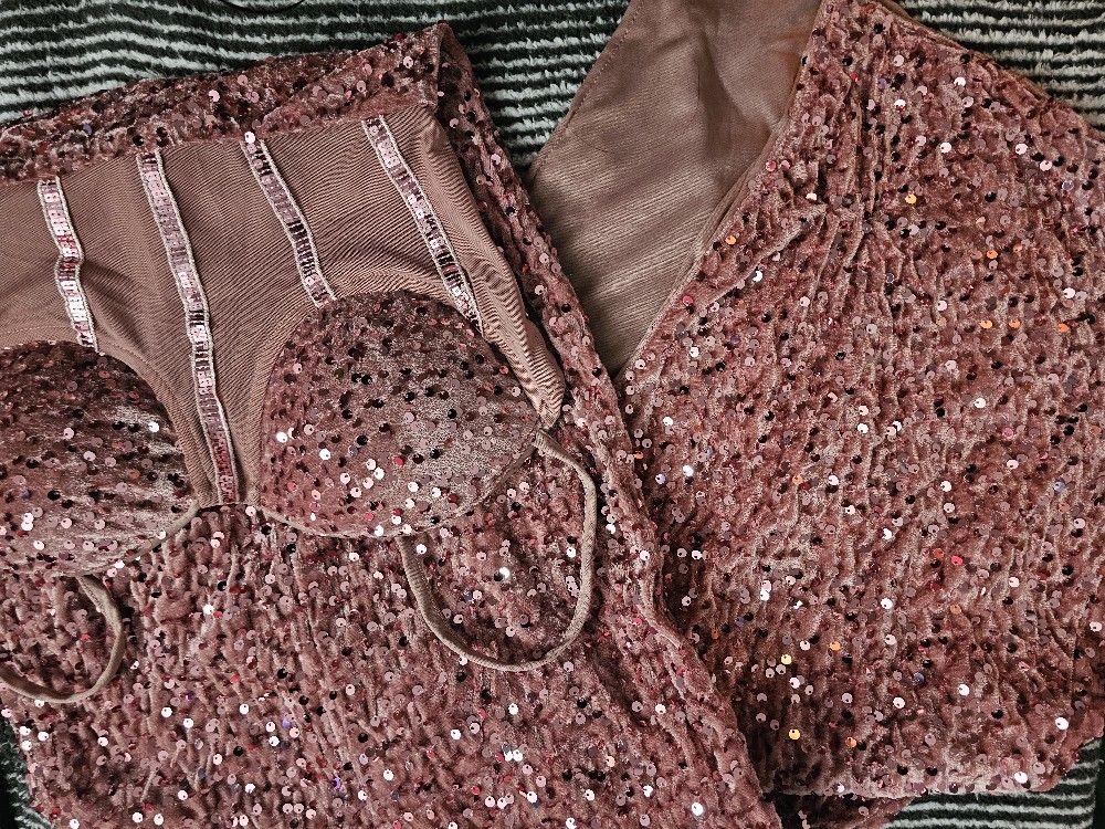 women's clothing.