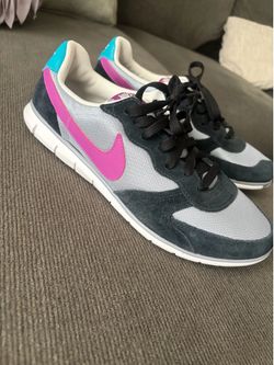 Nike US 10 Gray Black Pink Retro Runner Sneakers Low Top Casual 324857-051