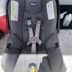 Chicco Infant Car seat 