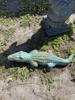 Medium Concrete Alligator 