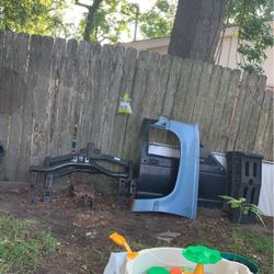 Fender off of 97 Chevy pick up driver side in good shape