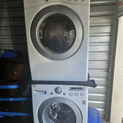 Side by side LG 220 electric washer and dryer