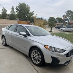 Ford Fusion- Hybrid 2020