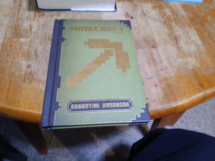 Minecraft Essential Handbook