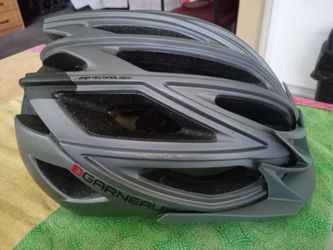 LOUIS GARNEAU HELMET BYCICLE ADULT MEDIUM  (56-59cm) 310g