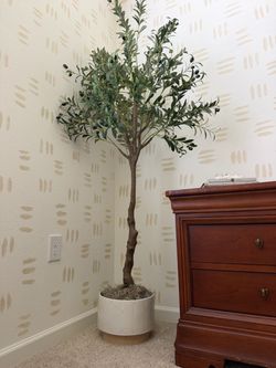 Artificial olive tree