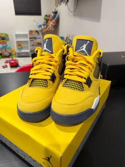 Jordan 4 Lightning