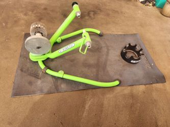 🔥🚲🚲Kurt Kinetic Rock and Roll Stationary Bike riding Bicycle Trainer With  FREE MAT (BEST OFFER TAKE IT HOME)🔥🚲🔥