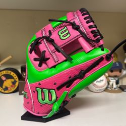 Wilson A2000 Omaha 1786 “Watermelon” 11.5” RHT