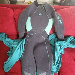 Bare Size 8t Semi Dry Wetsuit