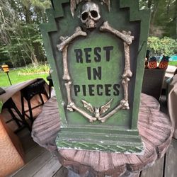 Halloween Resin Rest In Peace Gravestone Used Good Cond 